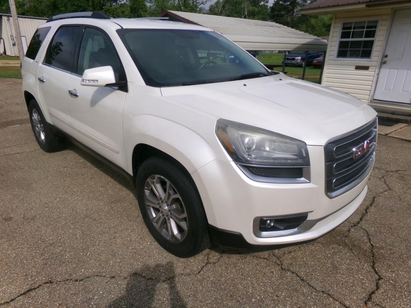 2015 White /Brown GMC Acadia SLT (1GKKRRKD4FJ) with an 3.6L engine, automatic transmission, located at 401 First NE, Bearden, AR, 71720, (870) 687-3414, 33.726528, -92.611519 - Photo#28